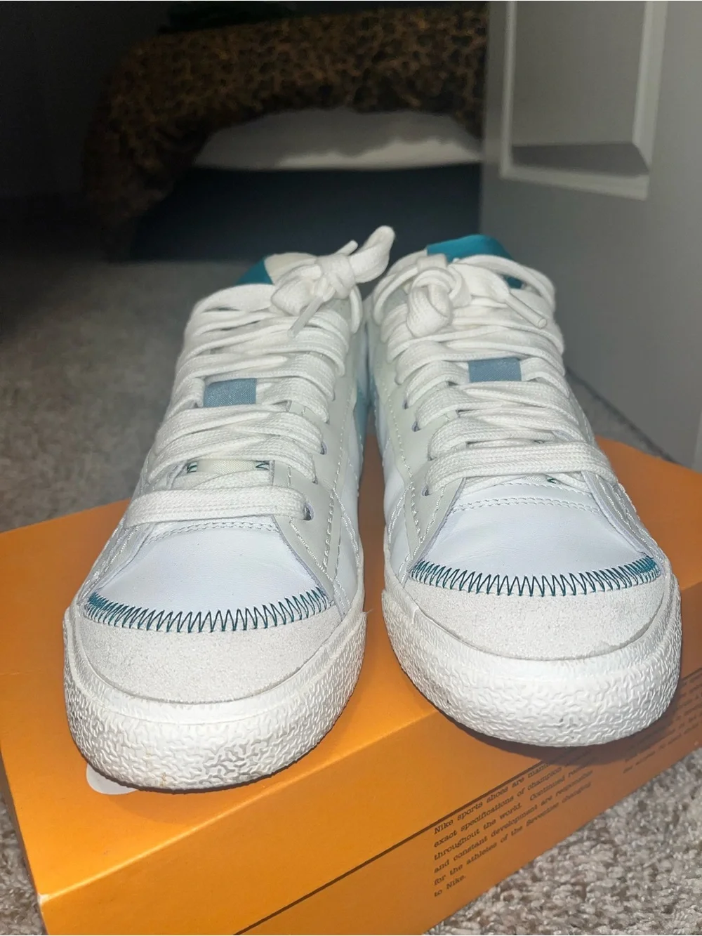 Nike White & Teal Low-Top Sneakers